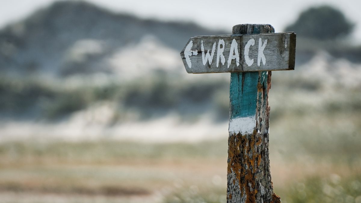 Reading Public Footpath Signs and Waymarkers Correctly